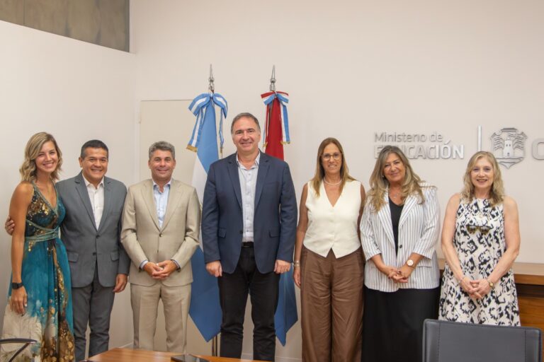 Córdoba enseñanza obligatoria sobre el Holocausto y el terrorismo en las escuelas