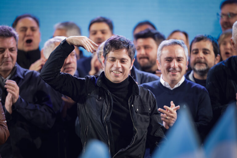 Kirchneristas y peronistas se unen para respaldar candidatura de Axel Kicillof