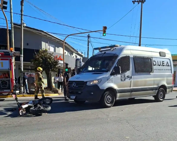 La Falda: chocó una unidad penitenciaria, dejó un herido y la escena siguió abandonada toda la noche